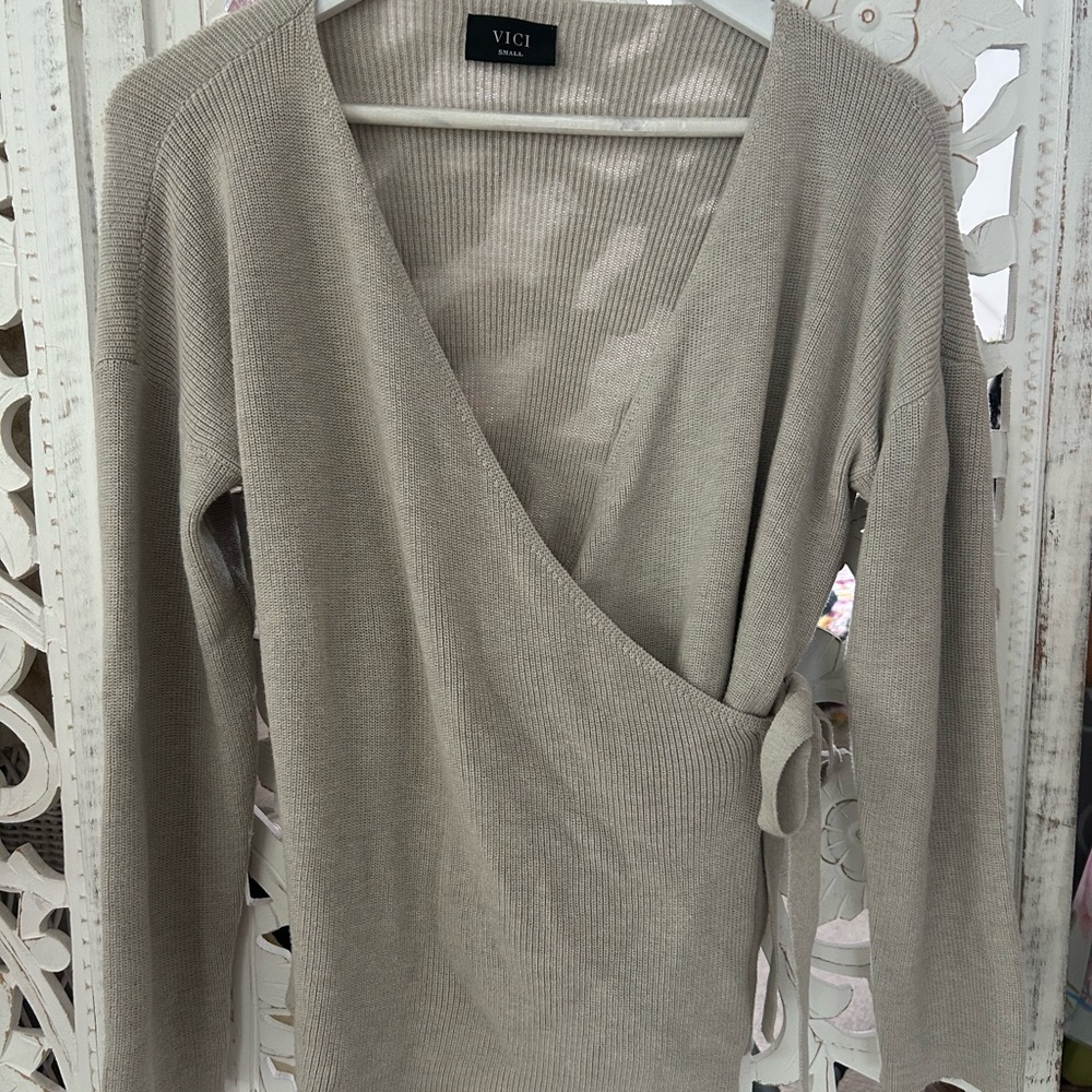 Vici oatmeal Wrap-Style Ribbed Sweater size Small